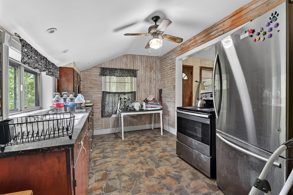 142 First Street Property Photo 16