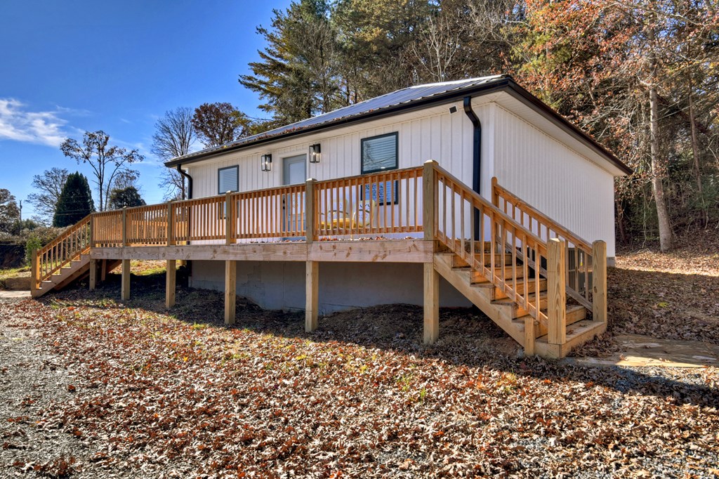 1144 Blue Ridge Drive Property Photo 4