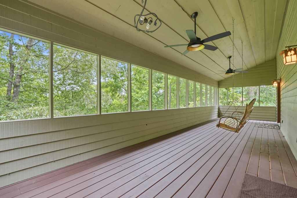 946 Laurel Circle Property Photo 32
