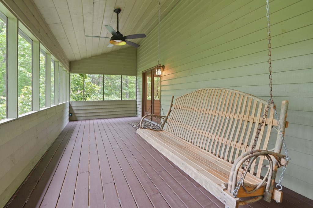 946 Laurel Circle Property Photo 33