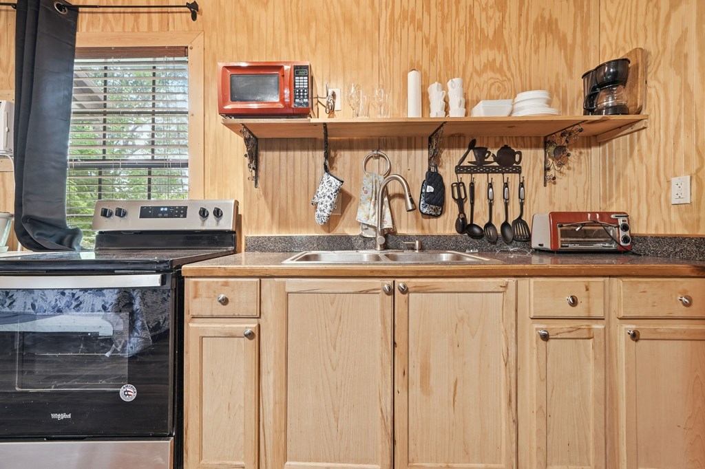 946 Laurel Circle Property Photo 39