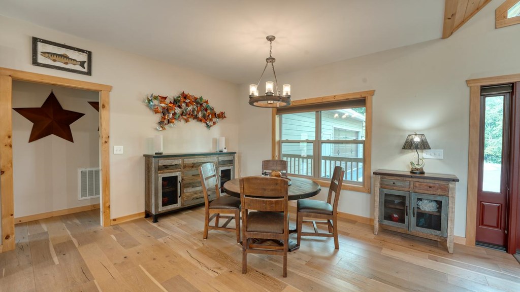 38 Edgewater Lane Property Photo 12