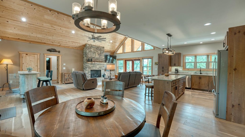 38 Edgewater Lane Property Photo 13