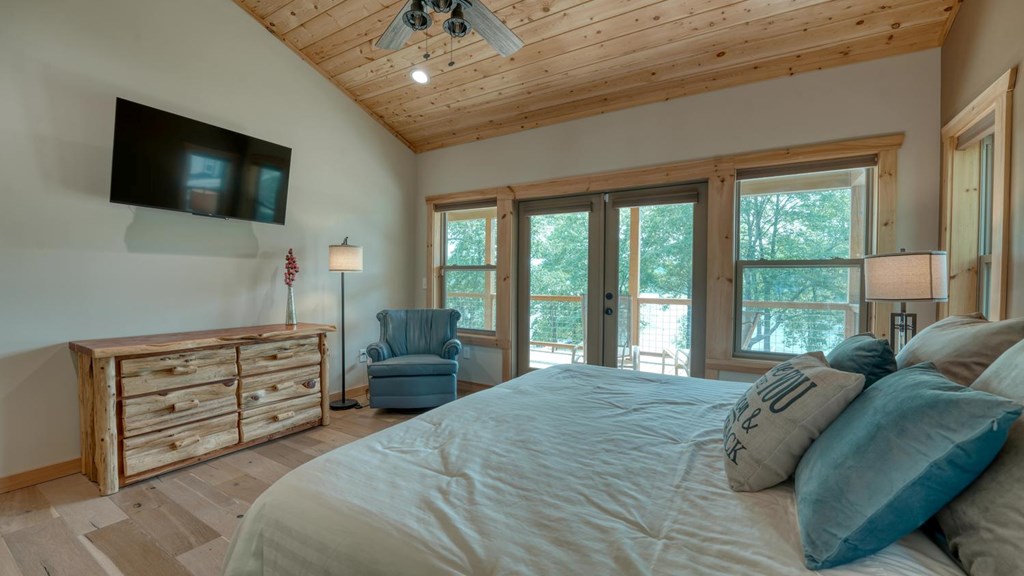 38 Edgewater Lane Property Photo 21