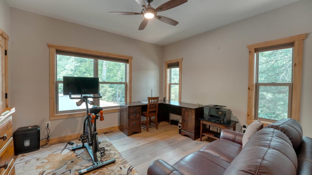 38 Edgewater Lane Property Photo 31
