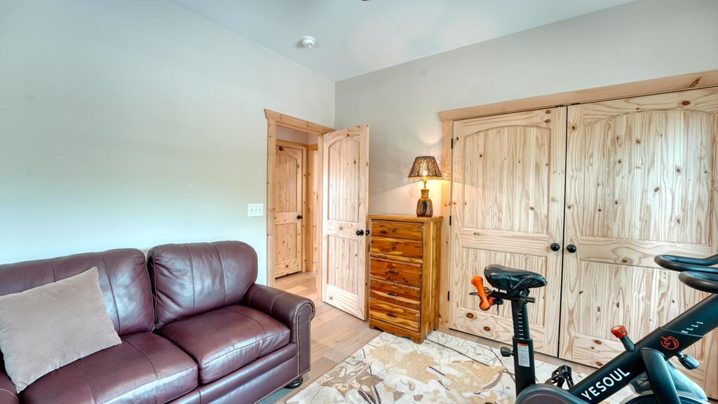 38 Edgewater Lane Property Photo 32