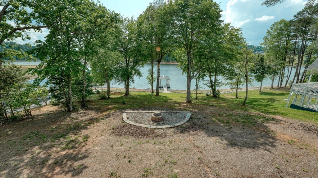 38 Edgewater Lane Property Photo 41