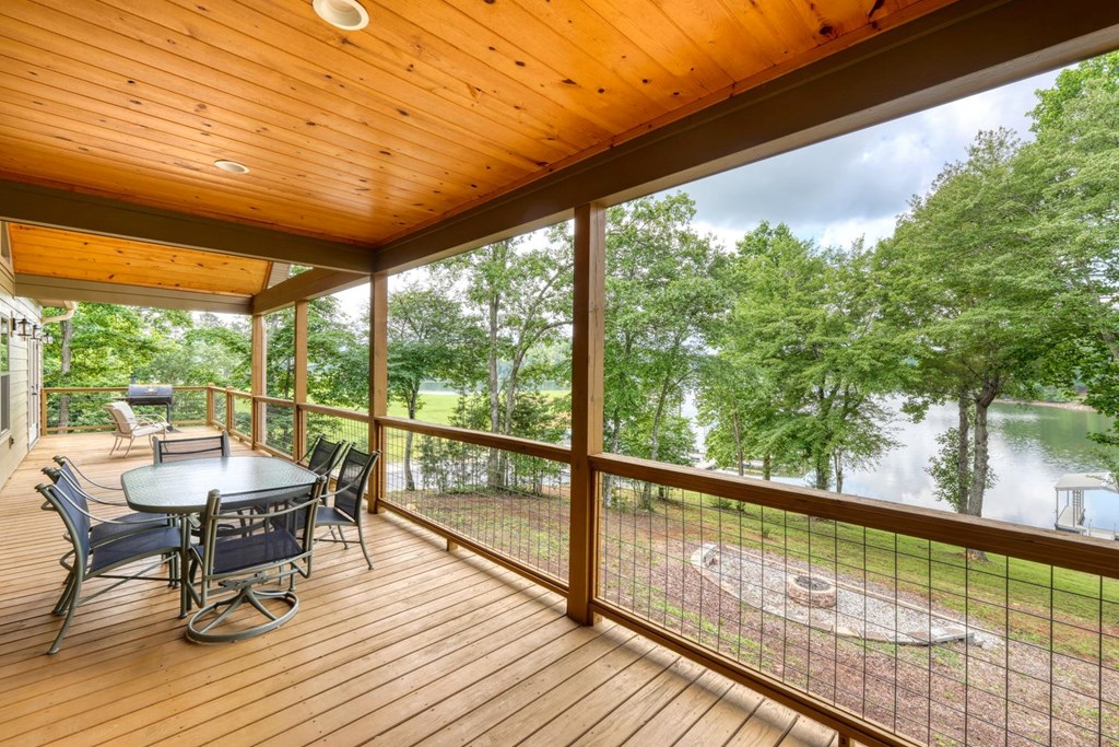 38 Edgewater Lane Property Photo 42