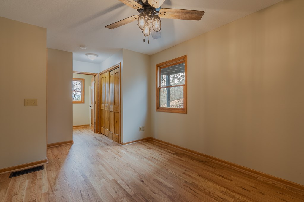 148 Gradient Property Photo 26