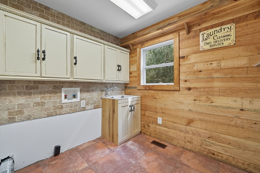 55 Tickanetley Lane Property Photo 11