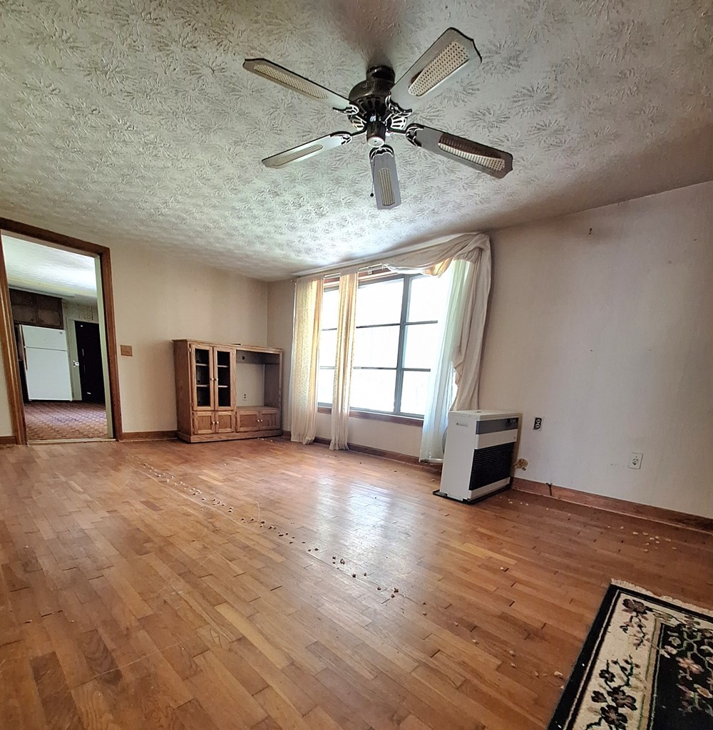 333 Lickskillet Property Photo 8
