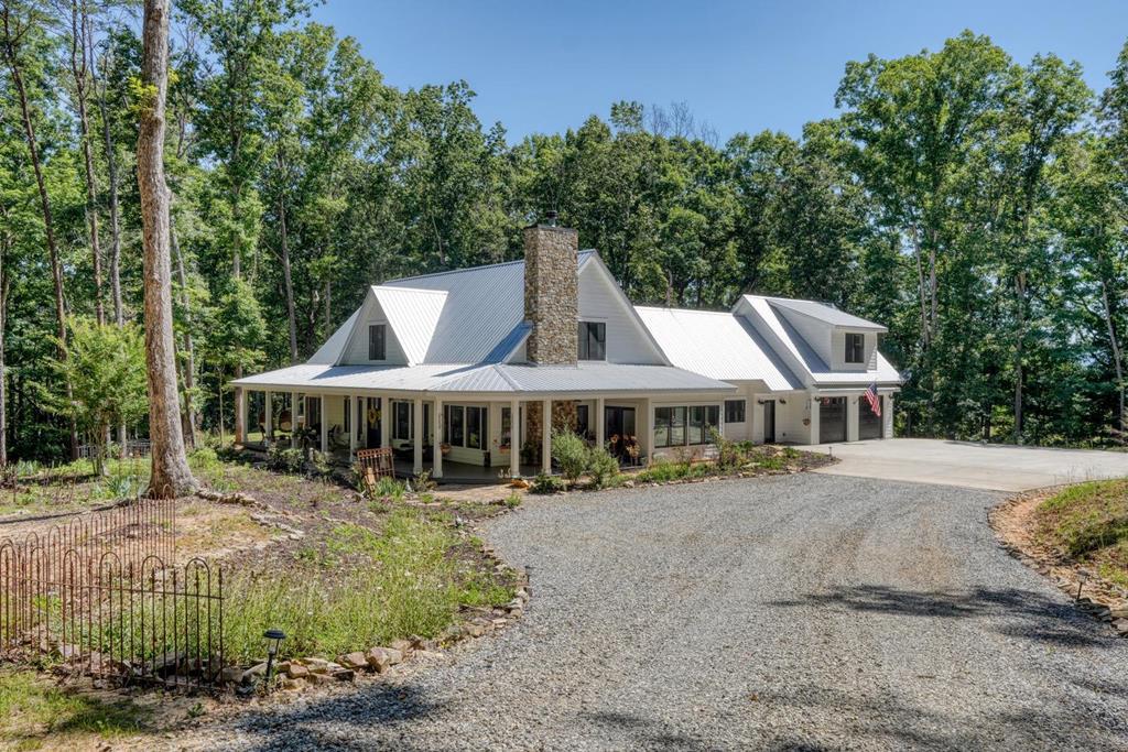 392 Mustang Trail Property Photo 1