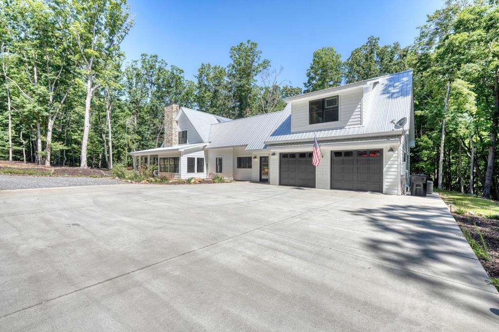 392 Mustang Trail Property Photo 6