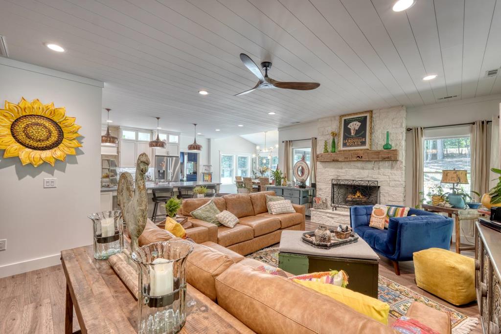 392 Mustang Trail Property Photo 10