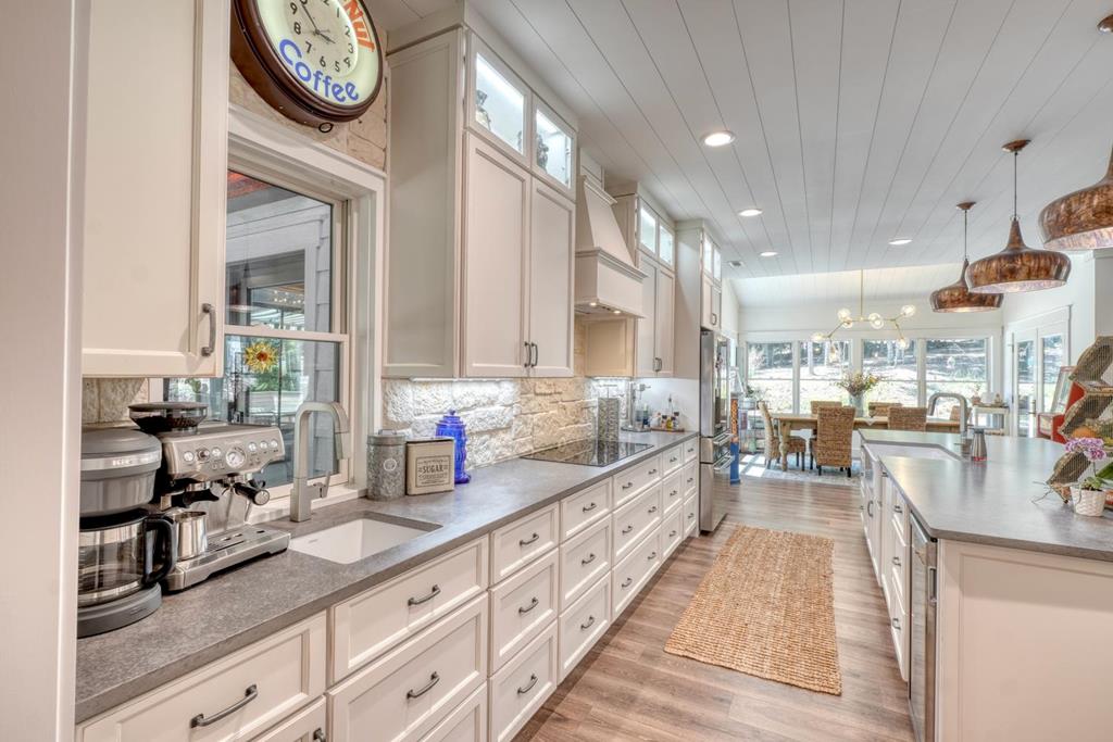 392 Mustang Trail Property Photo 14