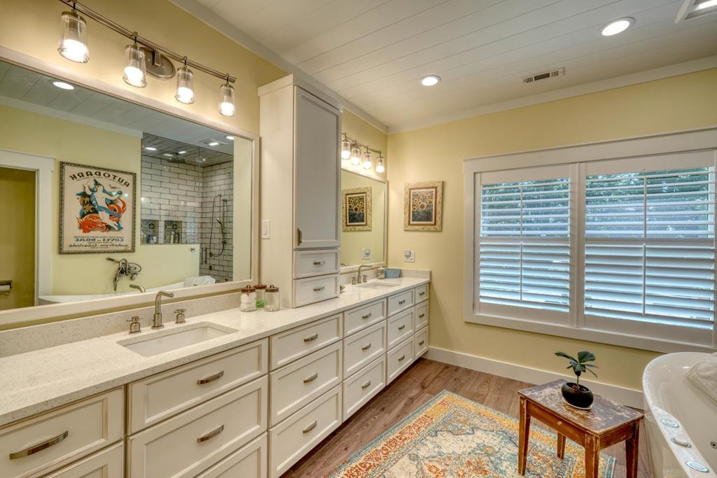392 Mustang Trail Property Photo 22