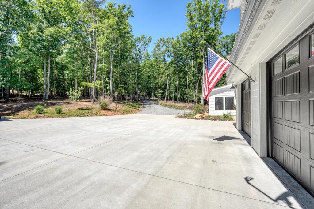 392 Mustang Trail Property Photo 41