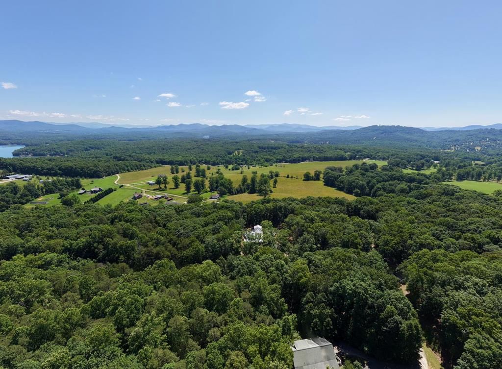 392 Mustang Trail Property Photo 44