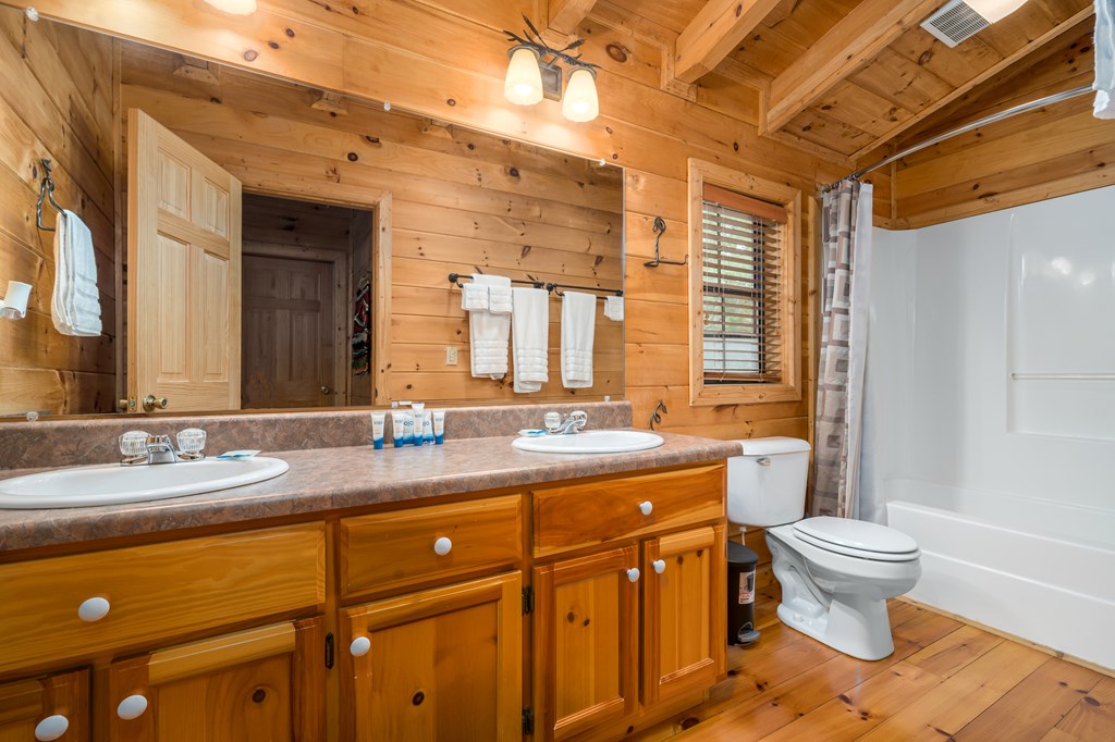 237 Dupont Drive Property Photo 34
