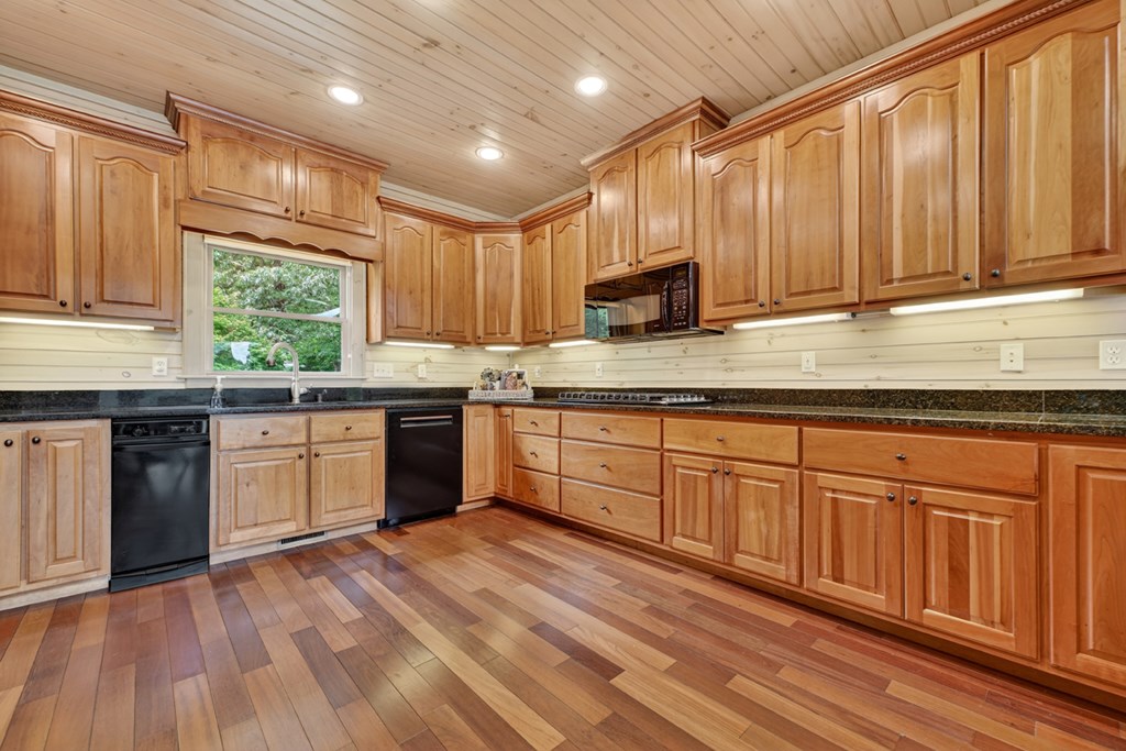 671 Adra Road Property Photo 60