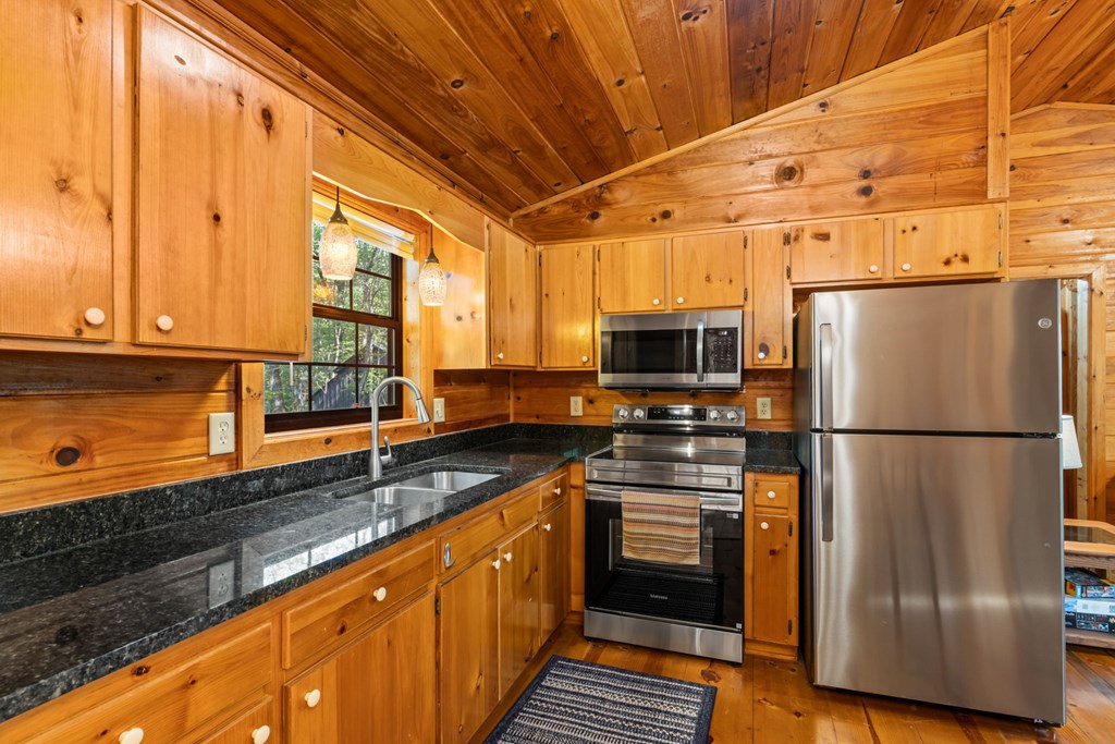 31 Eagle Feather Drive Property Photo 11