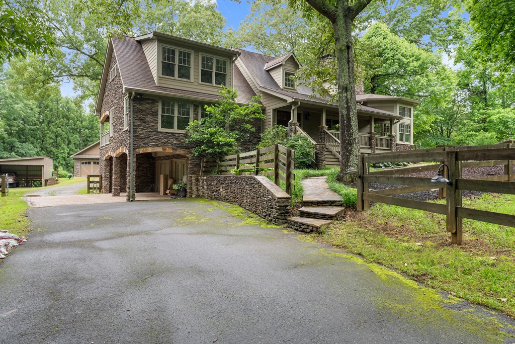802 Old Mill Trail Property Photo 4