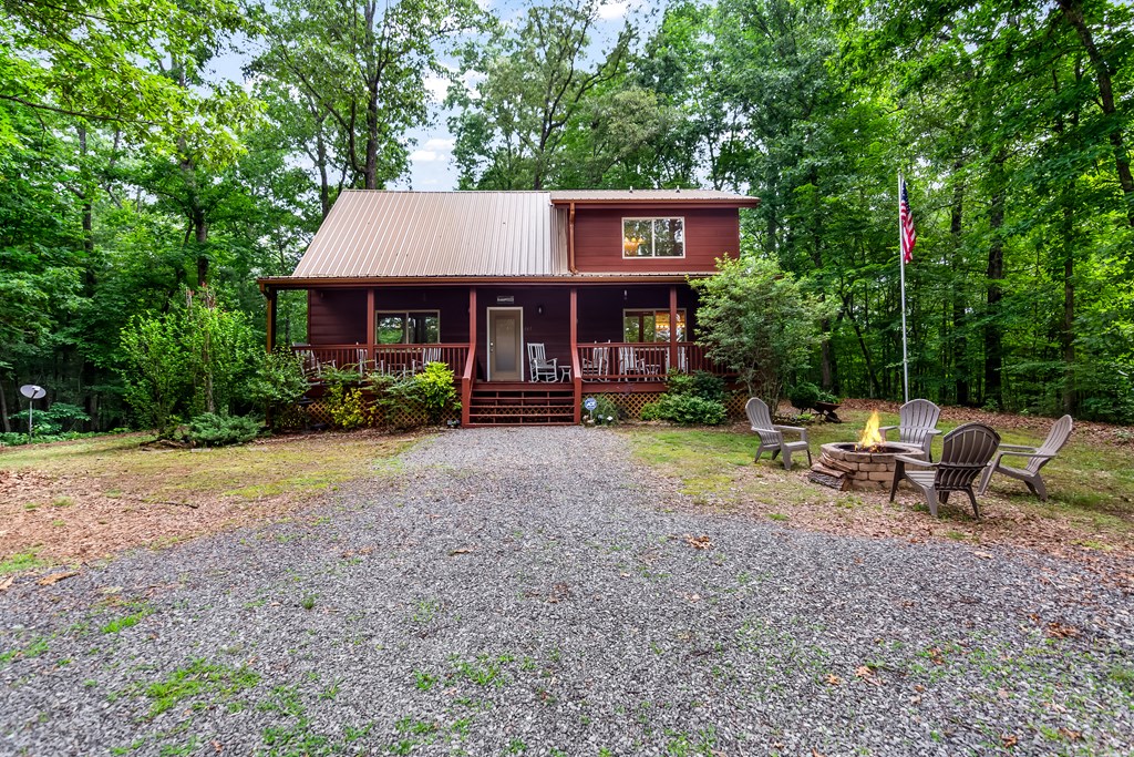 661 Evergreen Lane Property Photo 4