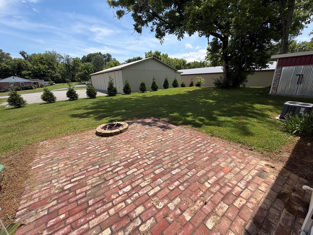 17 Town Square Road Property Photo 5