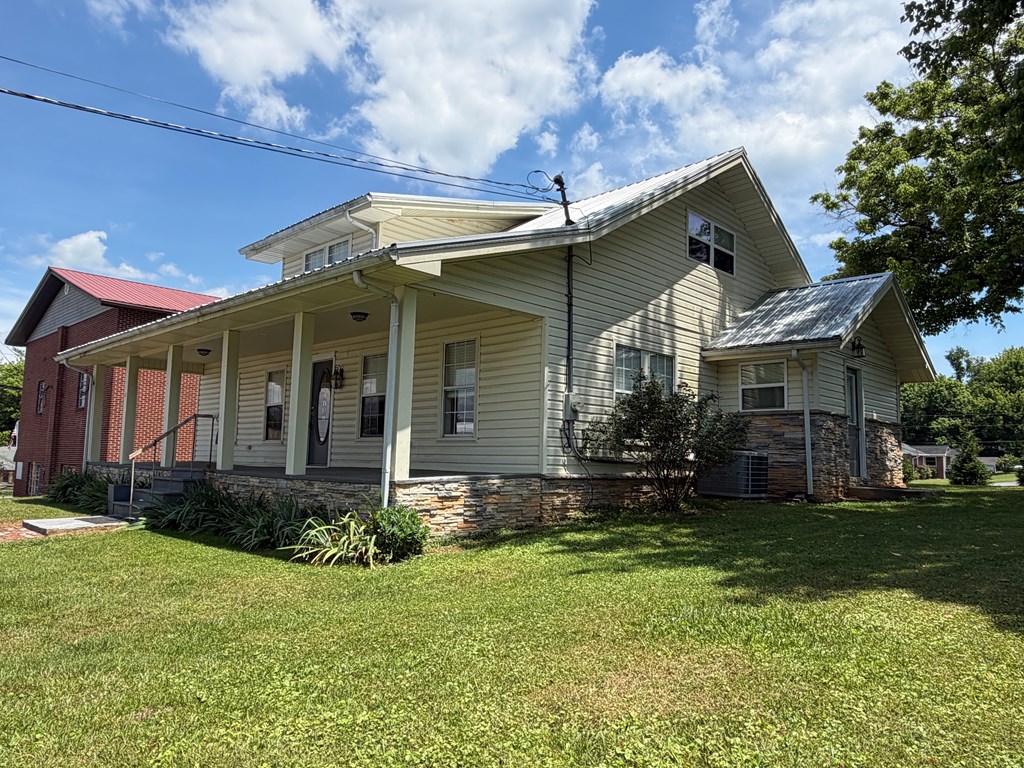 17 Town Square Road Property Photo 14
