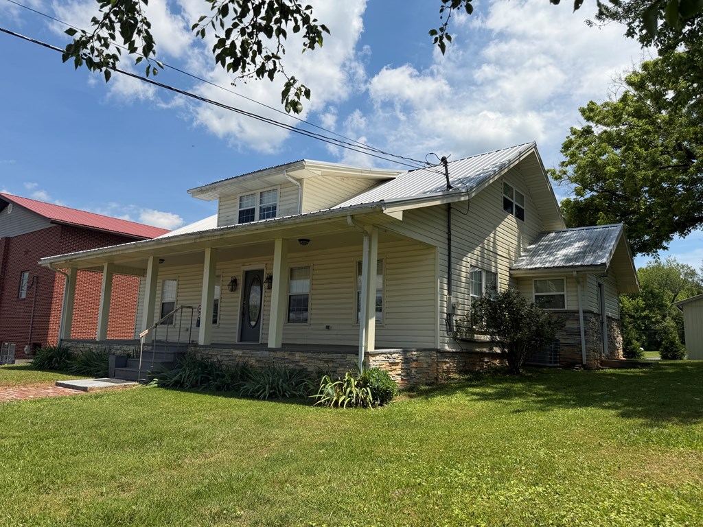 17 Town Square Road Property Photo 17