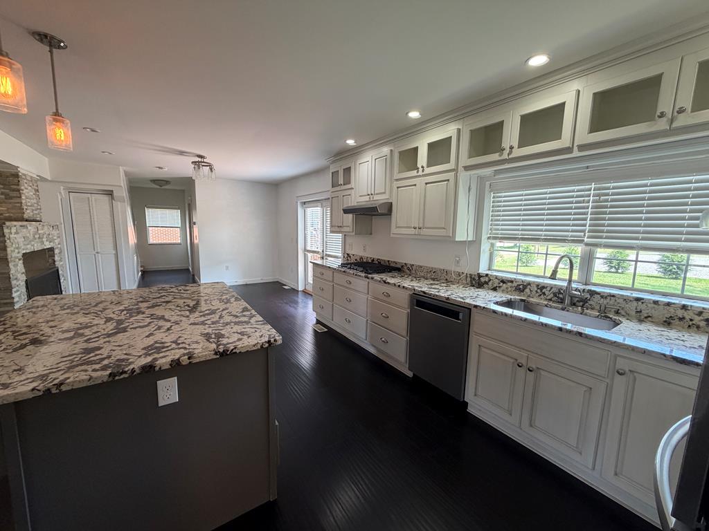17 Town Square Road Property Photo 19