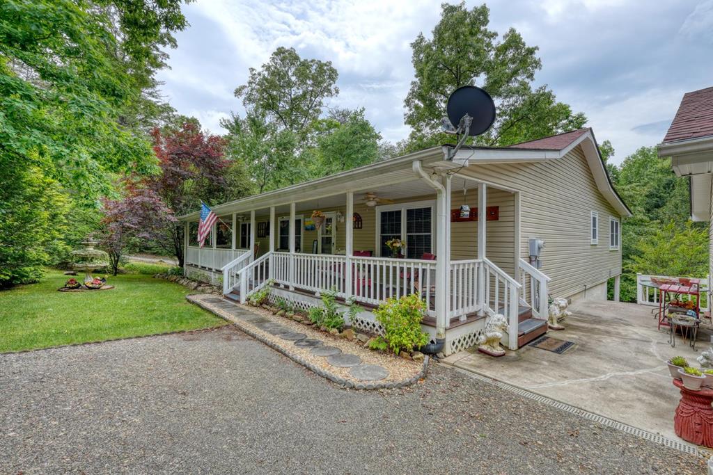 288 12 Point Road Property Photo 1