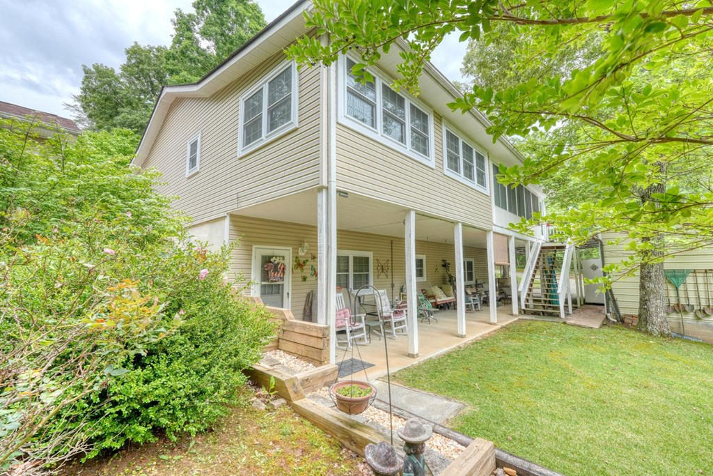 288 12 Point Road Property Photo 2