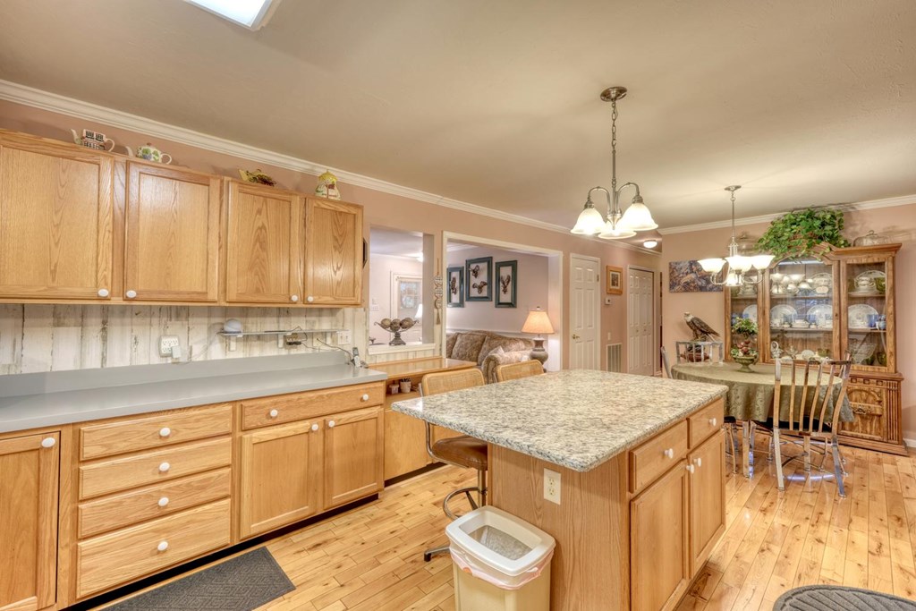 288 12 Point Road Property Photo 10