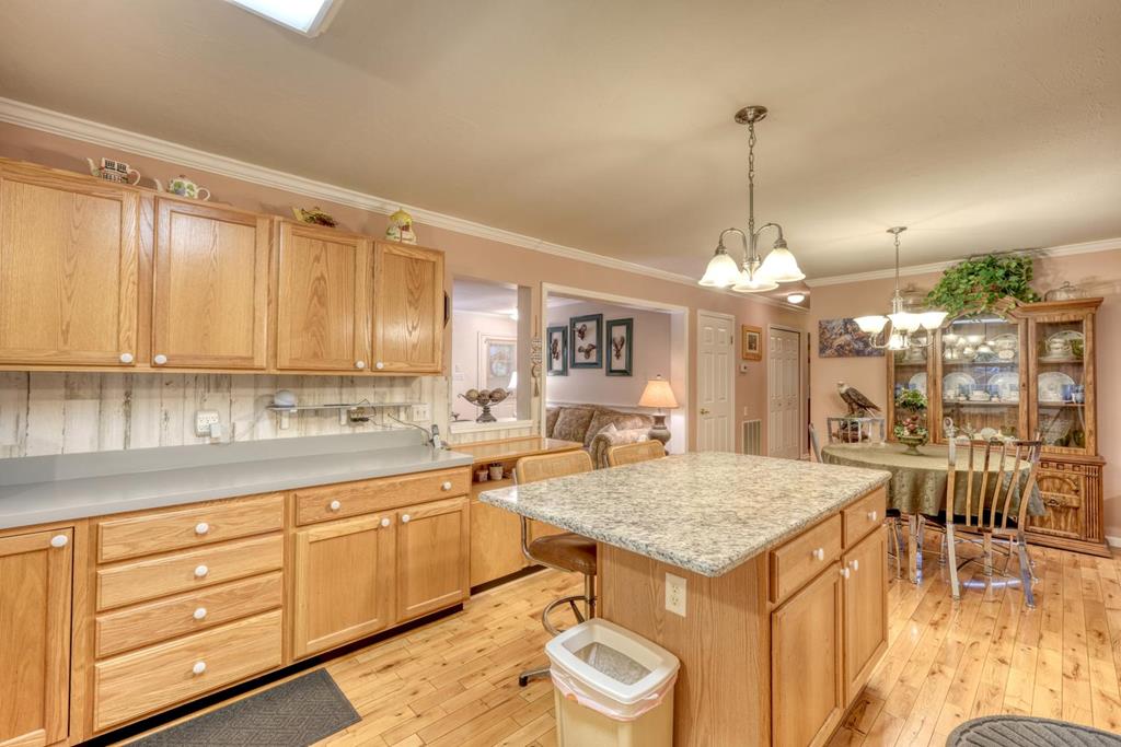 288 12 Point Road Property Photo 33