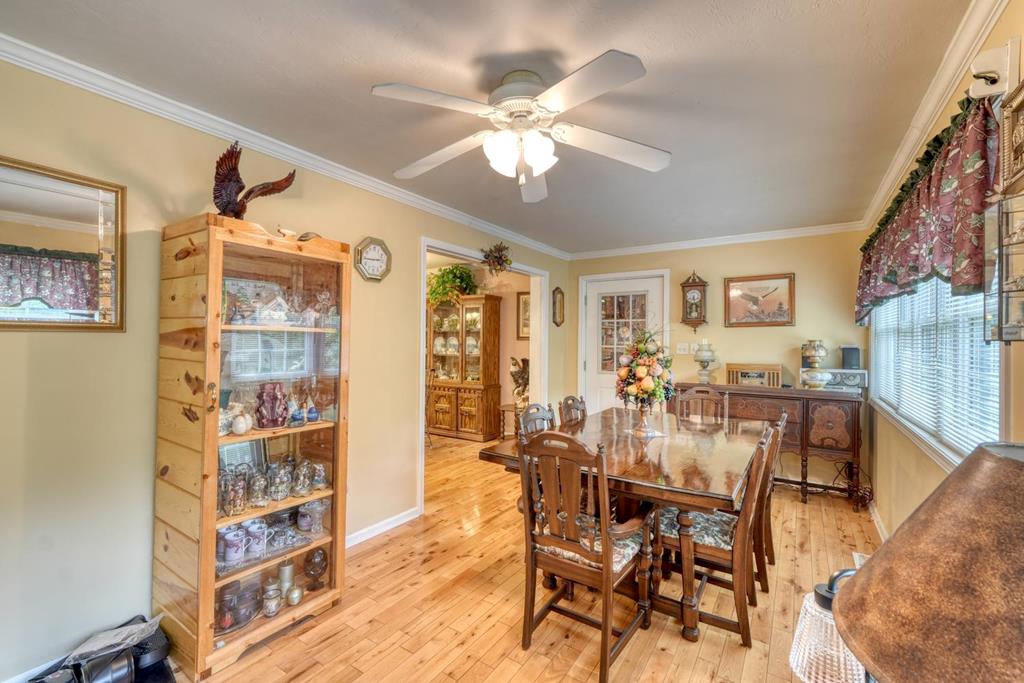 288 12 Point Road Property Photo 35