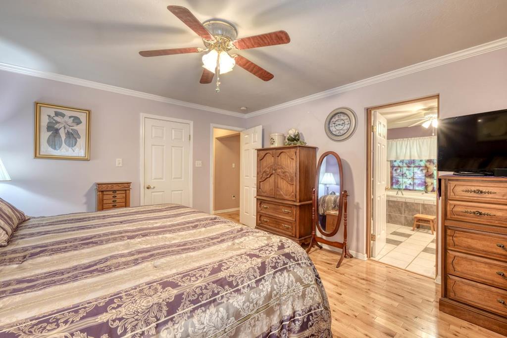 288 12 Point Road Property Photo 40