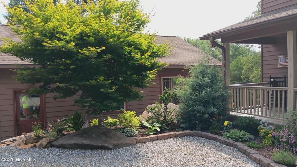 175 Pin Oak Ridge Property Photo 1