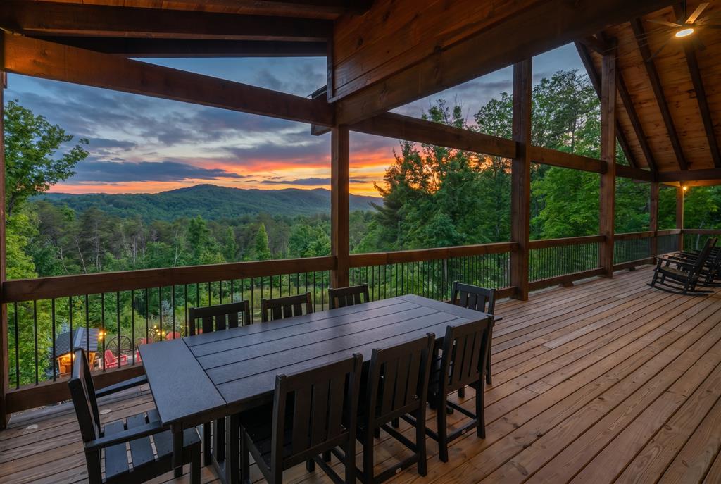 540 Weaver Creek Overlook Property Photo 48