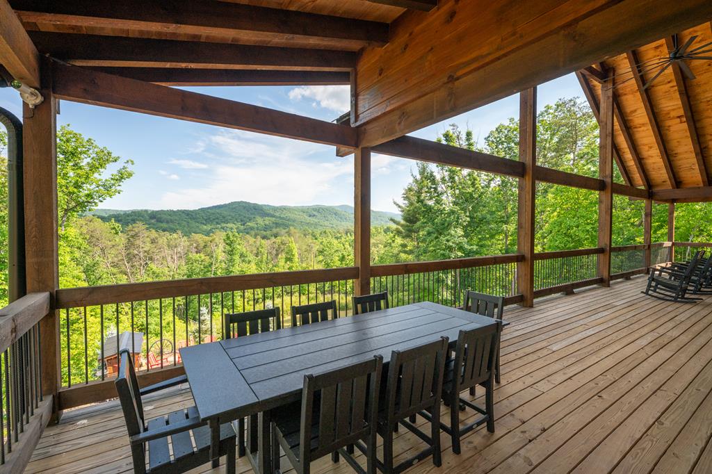 540 Weaver Creek Overlook Property Photo 63