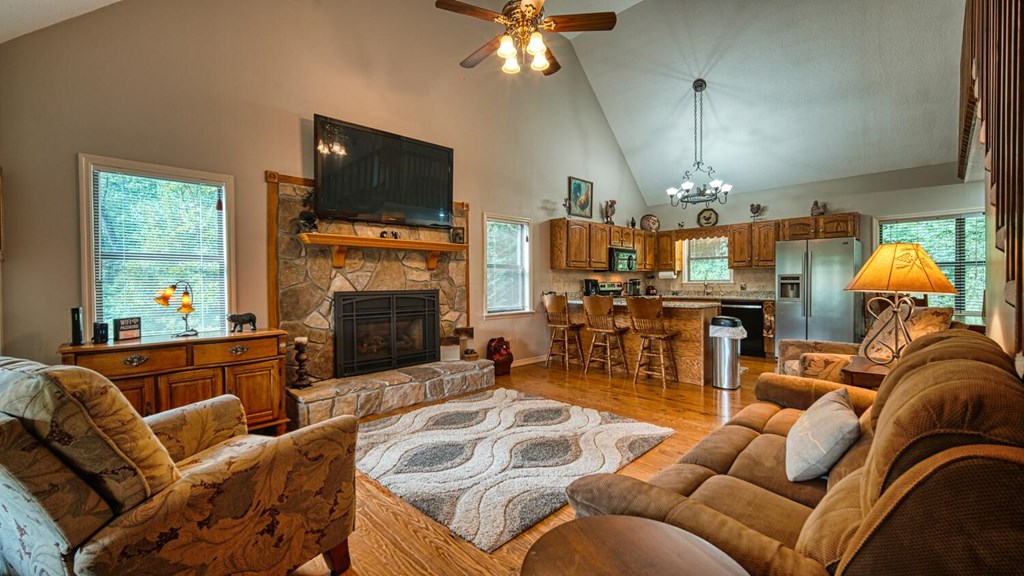 2529 Hunter Road Property Photo 2