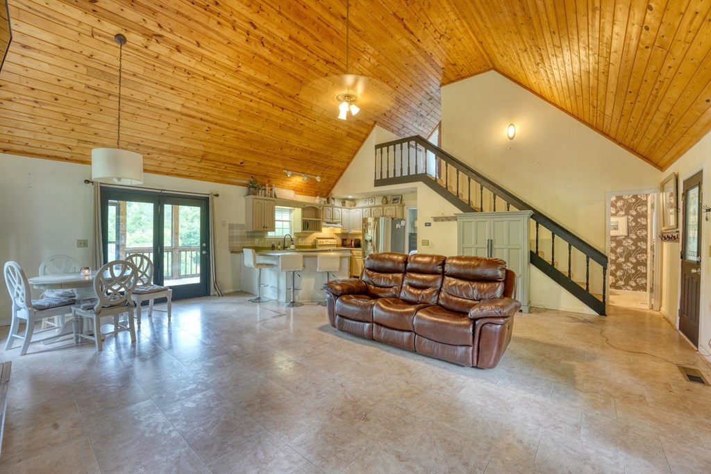 6744 Wood Lake Circle Property Photo 9