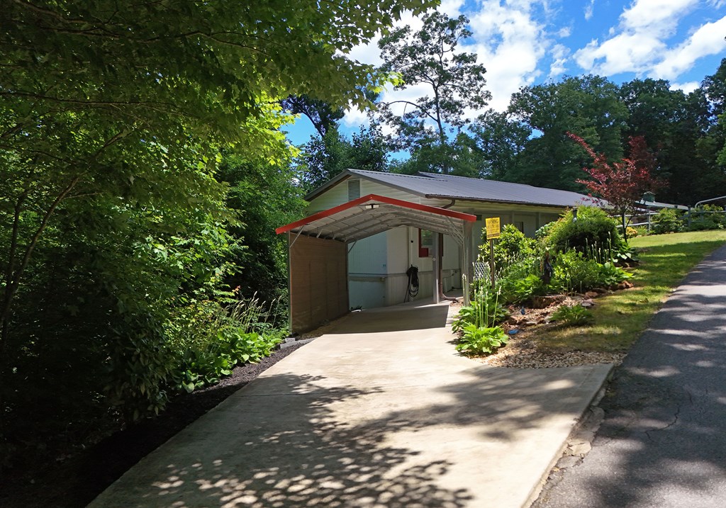 1066 Konahetah Road Property Photo 3