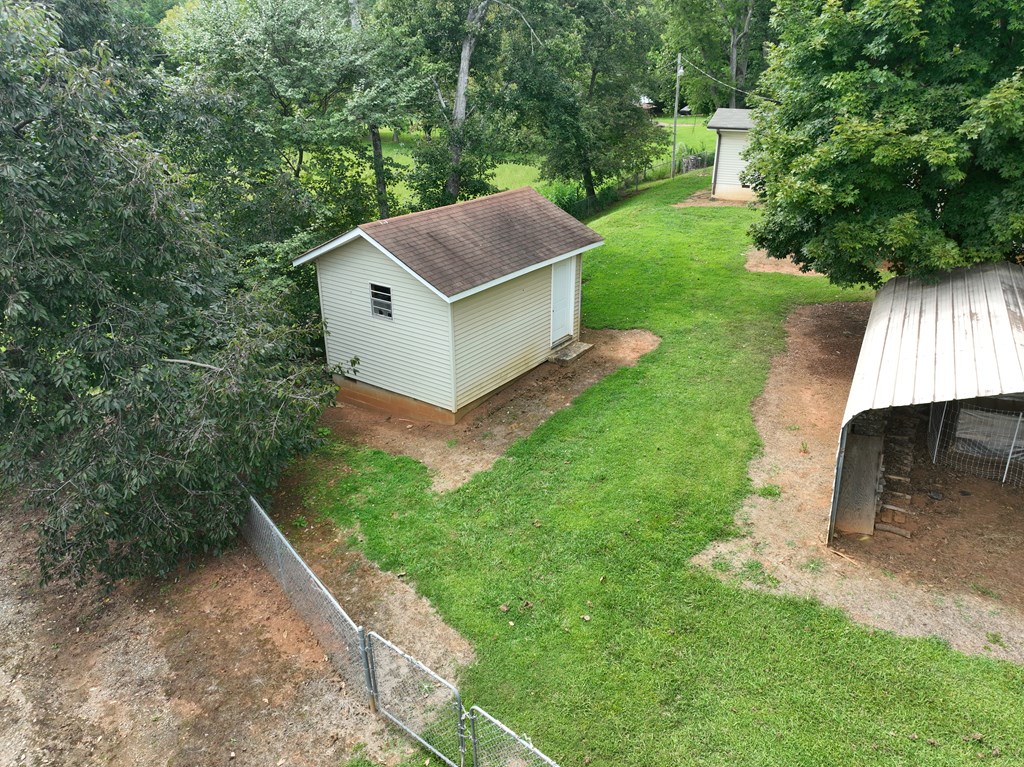 903 Village Road Property Photo 4