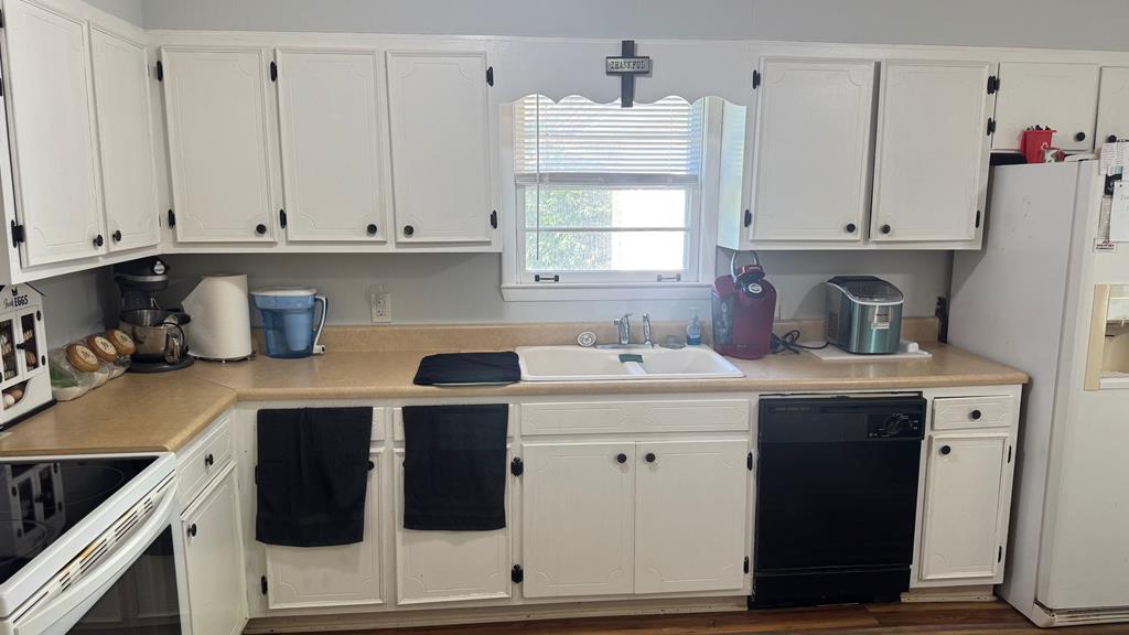 903 Village Road Property Photo 14