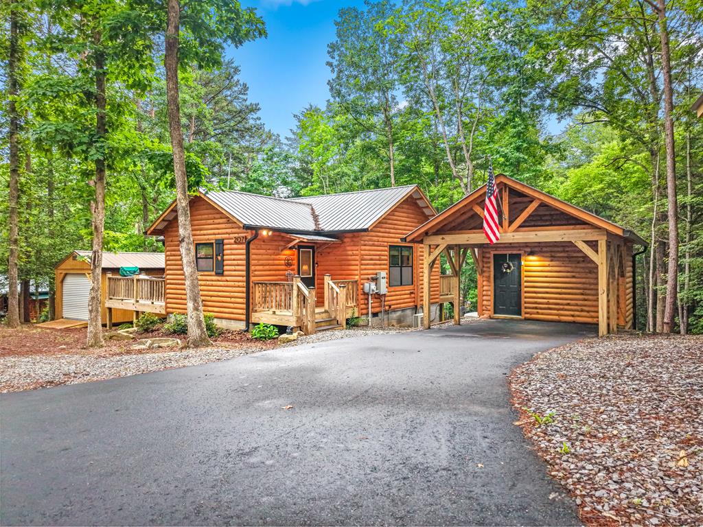 207 Bentley Cove Property Photo 1