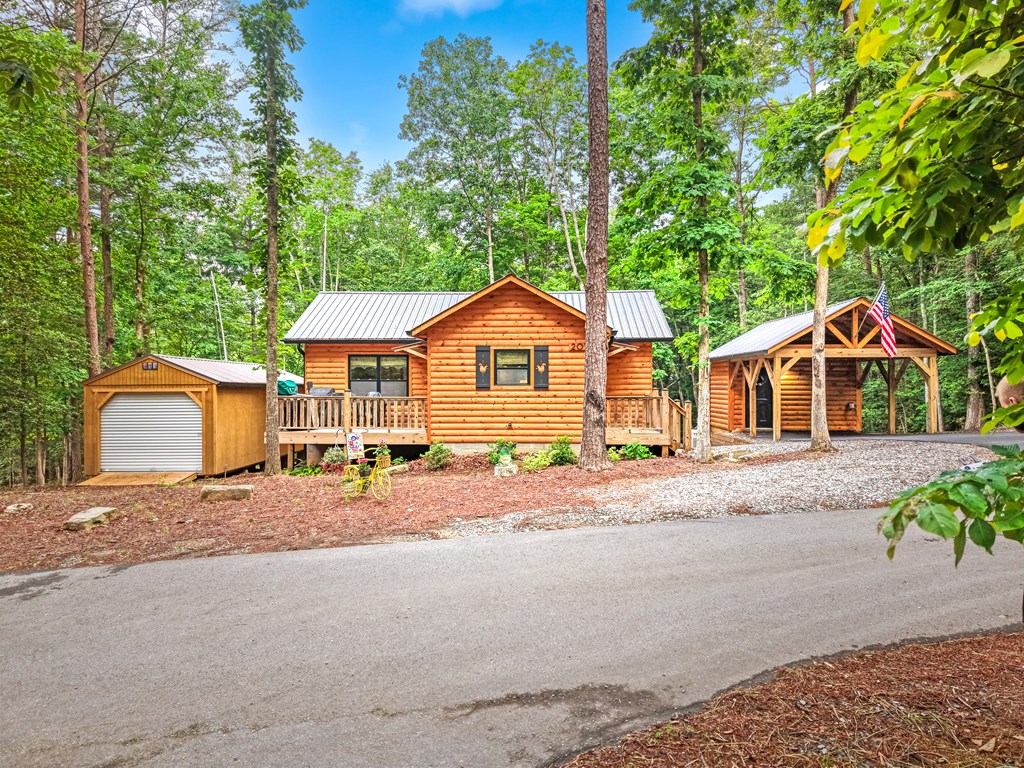 207 Bentley Cove Property Photo 4