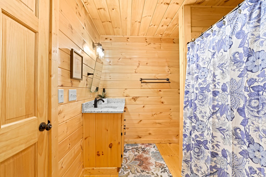 207 Bentley Cove Property Photo 18