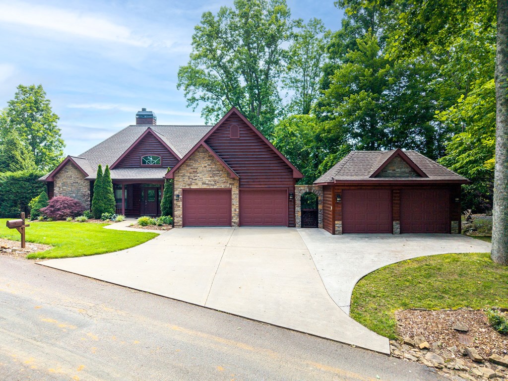 1748 Harris Ridge Road Property Photo 2