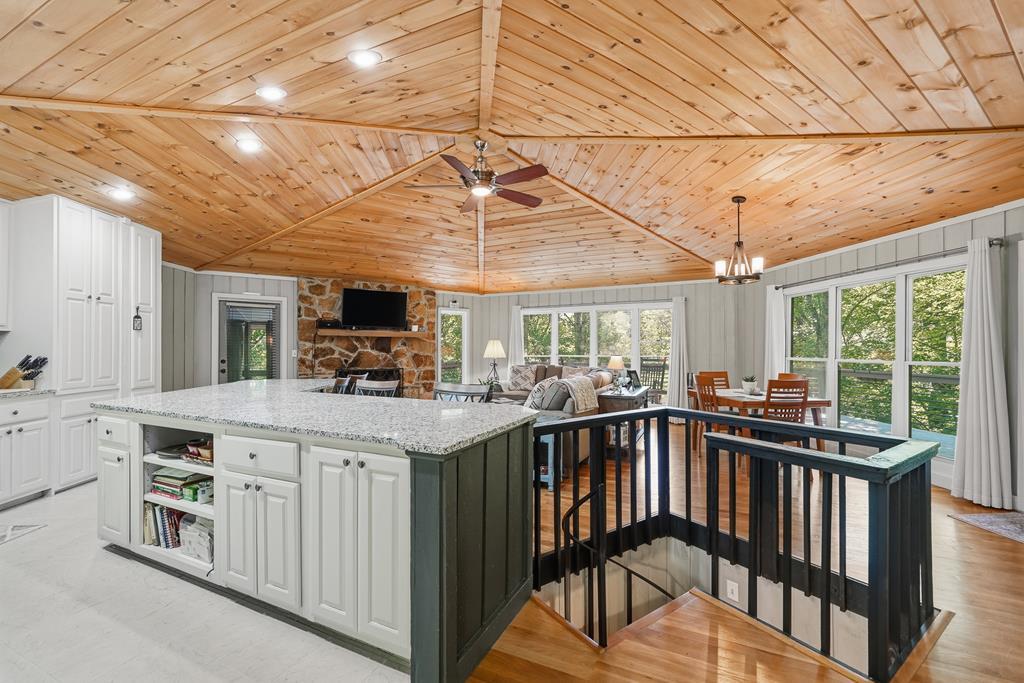 775 Mountain Oak Road Property Photo 3